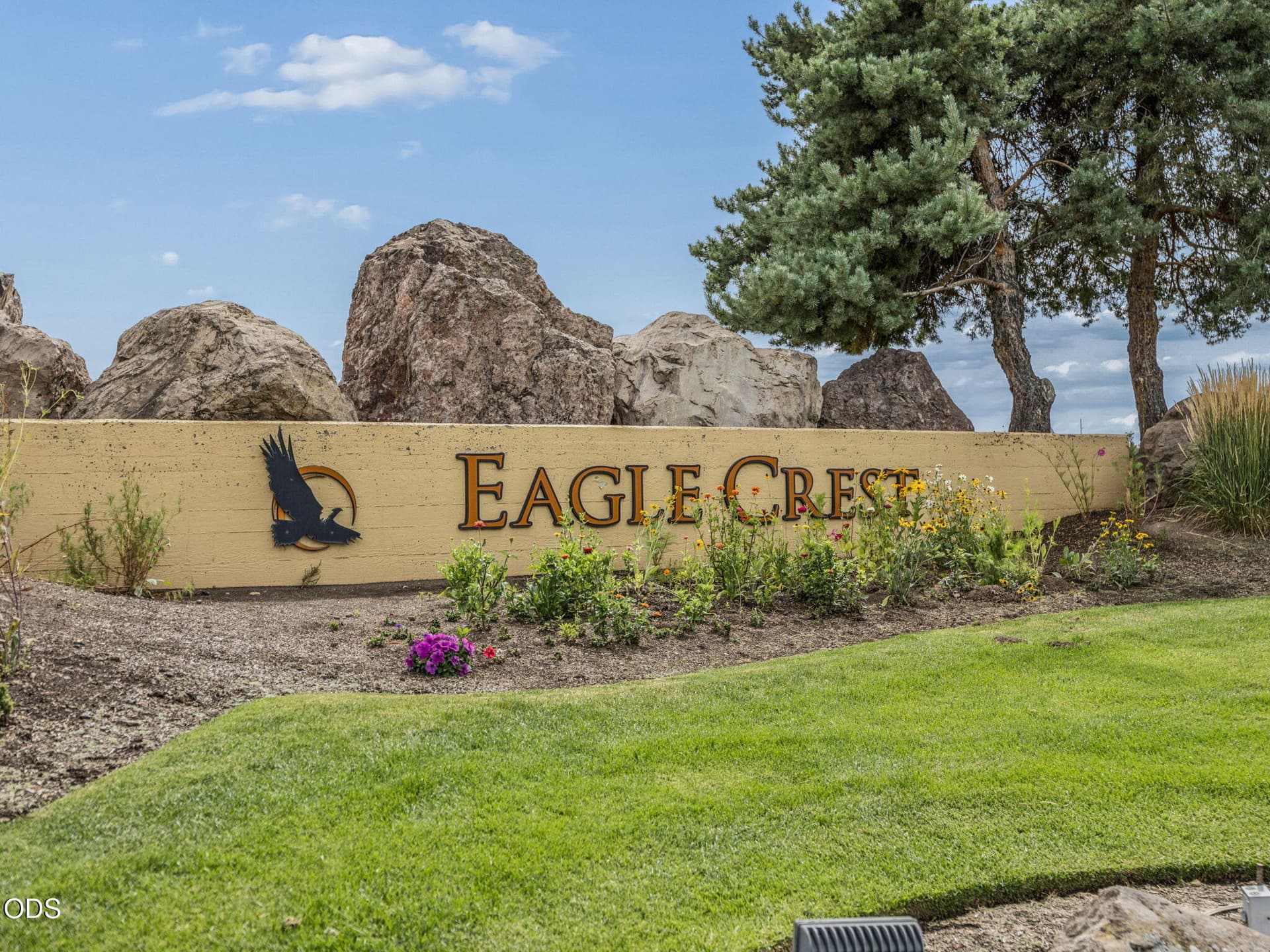 1-web-or-mls-20260912-0462. Photo 2 of 120, 2311 Condor Drive, Redmond, OR 97756