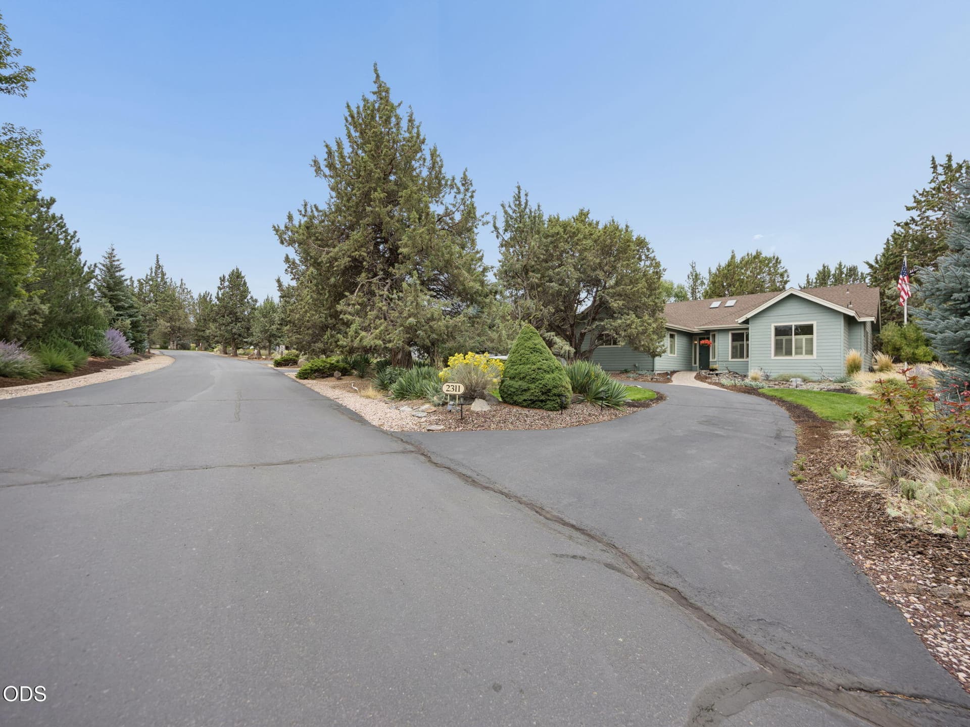 3-web-or-mls-20260912-0126. Photo 3 of 120, 2311 Condor Drive, Redmond, OR 97756