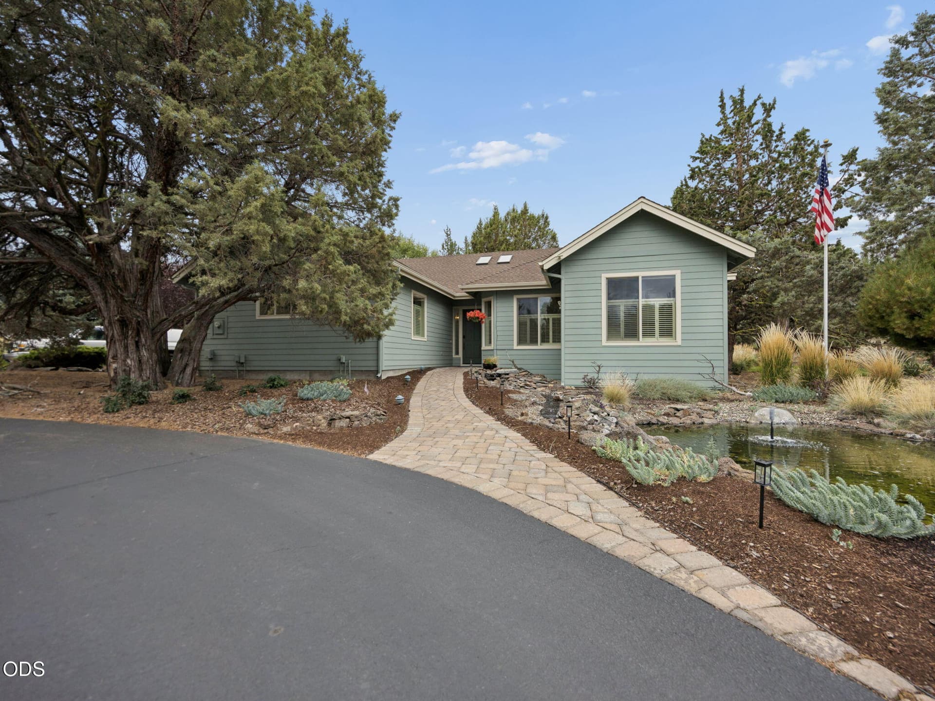6-web-or-mls-20260912-0120. Photo 5 of 120, 2311 Condor Drive, Redmond, OR 97756