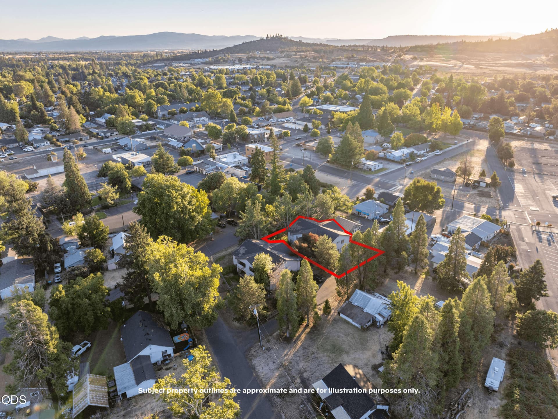 166-2. Photo 2 of 36, 166 Napa Street, Eagle Point, OR 97524