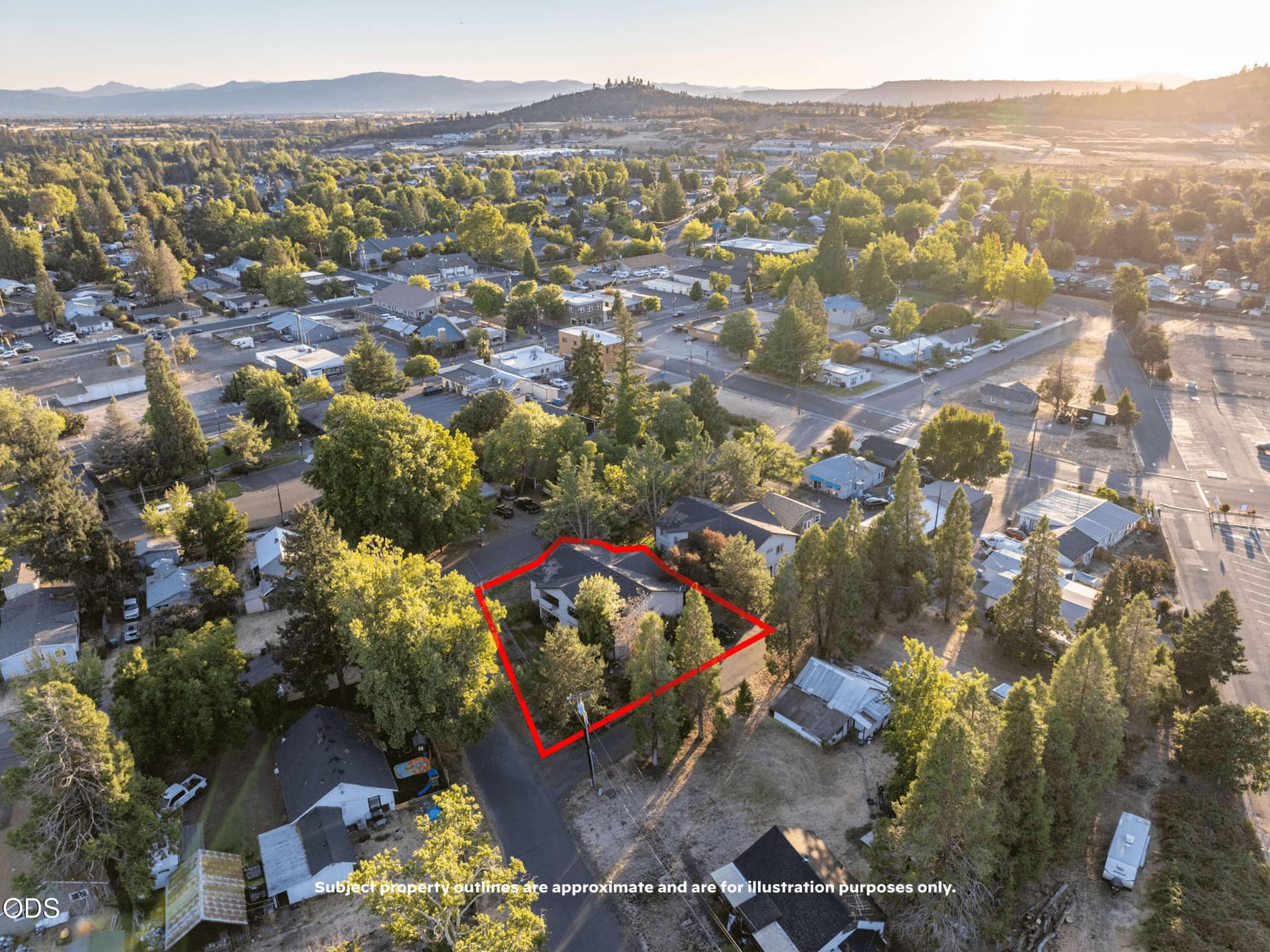 162-2. Photo 2 of 18, 162 Napa Street, Eagle Point, OR 97524