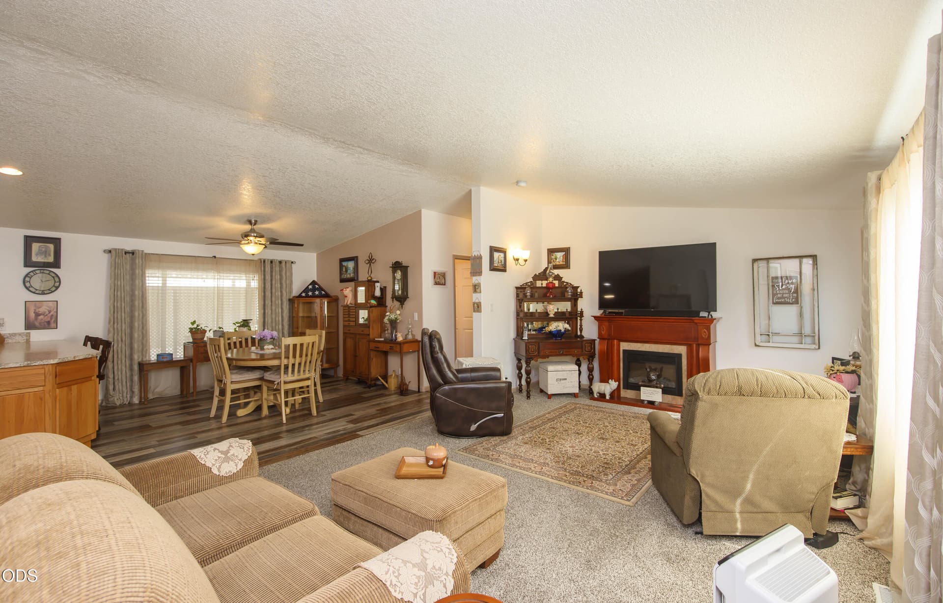 Open floor plan. Photo 5 of 32, 10 E South Stage Road Unit SPC 505, Medford, OR 97501
