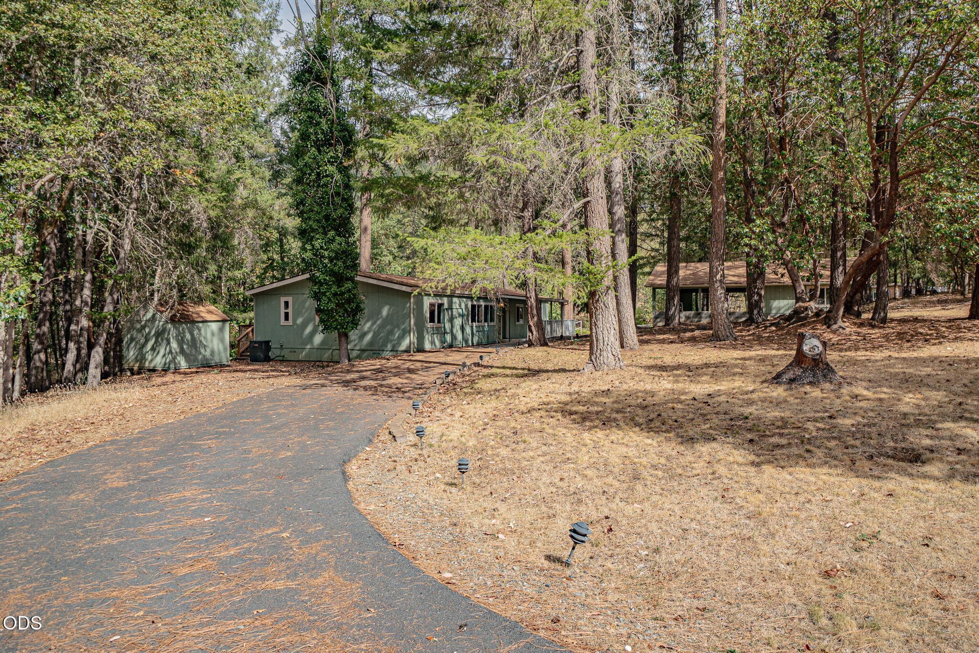 5 Driveway Entrance on Frankham Rd. Photo 5 of 35, 124 Dearing Way, Grants Pass, OR 97527