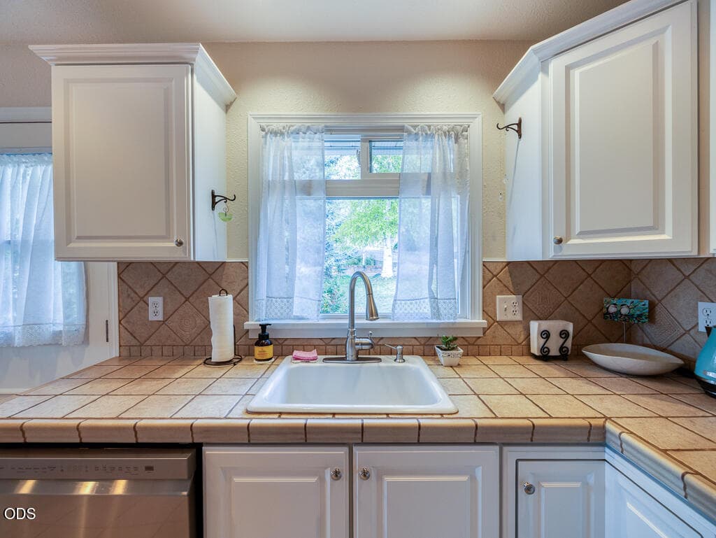 430 Laguna-19. Photo 4 of 37, 430 N Laguna Street, Klamath Falls, OR 97601