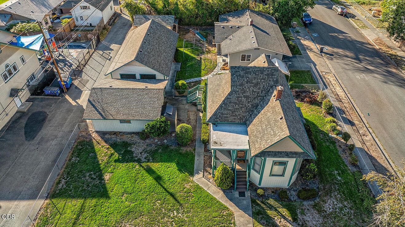 DJI_20260923171056_0015_D. Photo 5 of 51, 411 NW E Street, Grants Pass, OR 97526