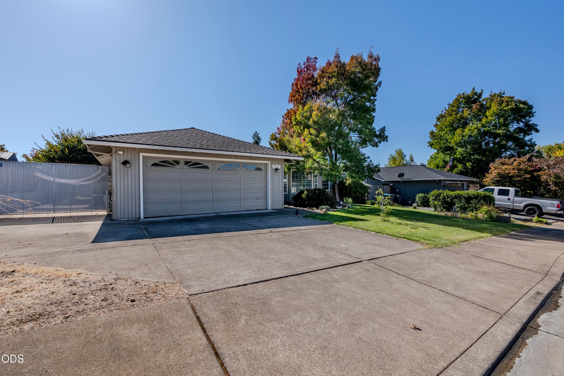 01-3. Photo 2 of 32, 2212 Westfall Circle, Medford, OR 97504