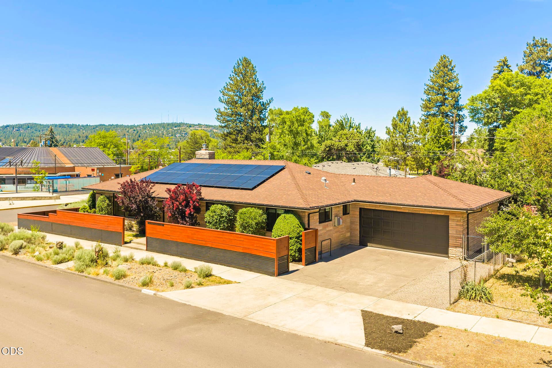 1-web-or-mls-1-print-DJI_20260616132949_. Photo 2 of 45, 408 NE Hawthorne Avenue, Bend, OR 97701