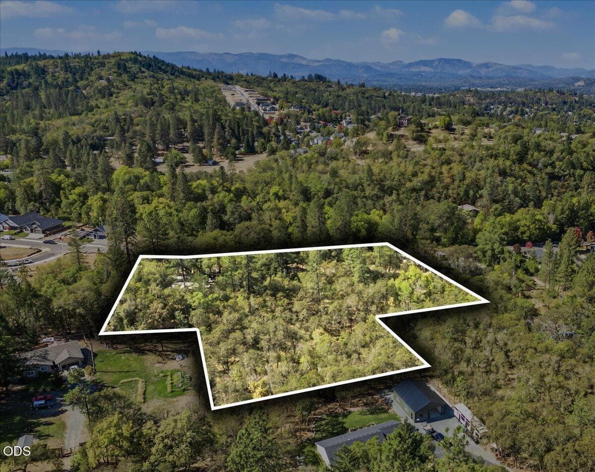 05-5. Photo 1 of 44, 2494 Hamilton Lane, Grants Pass, OR 97527