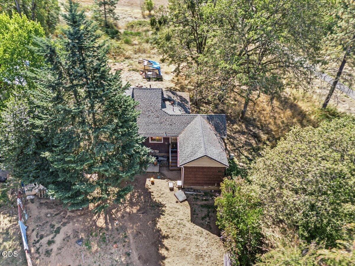 07-7. Photo 3 of 44, 2494 Hamilton Lane, Grants Pass, OR 97527