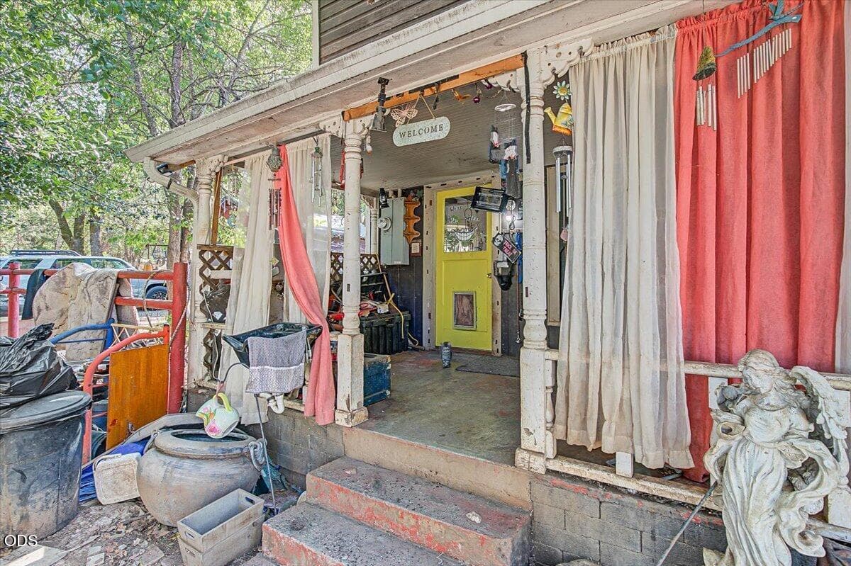 10-10. Photo 4 of 44, 2494 Hamilton Lane, Grants Pass, OR 97527