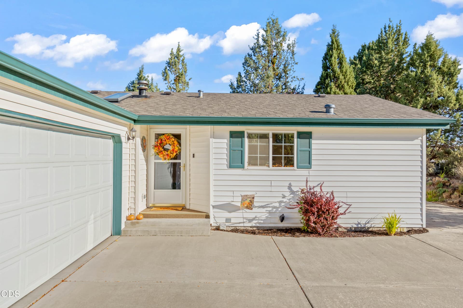 02. Photo 2 of 36, 2337 NE Buckwheat Court, Bend, OR 97701