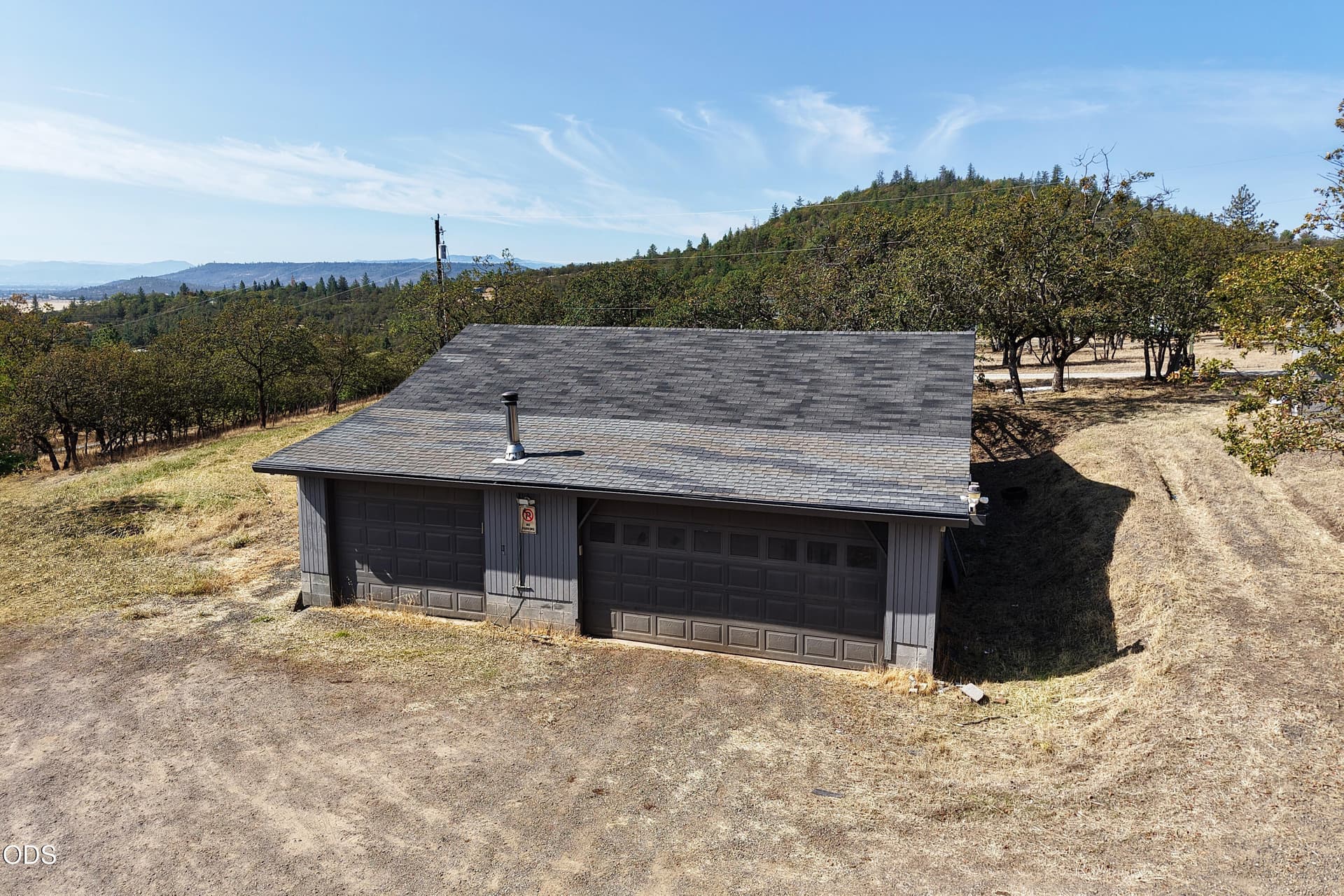 Garage. Photo 3 of 69, 1234 Wedgewood Drive, Eagle Point, OR 97524
