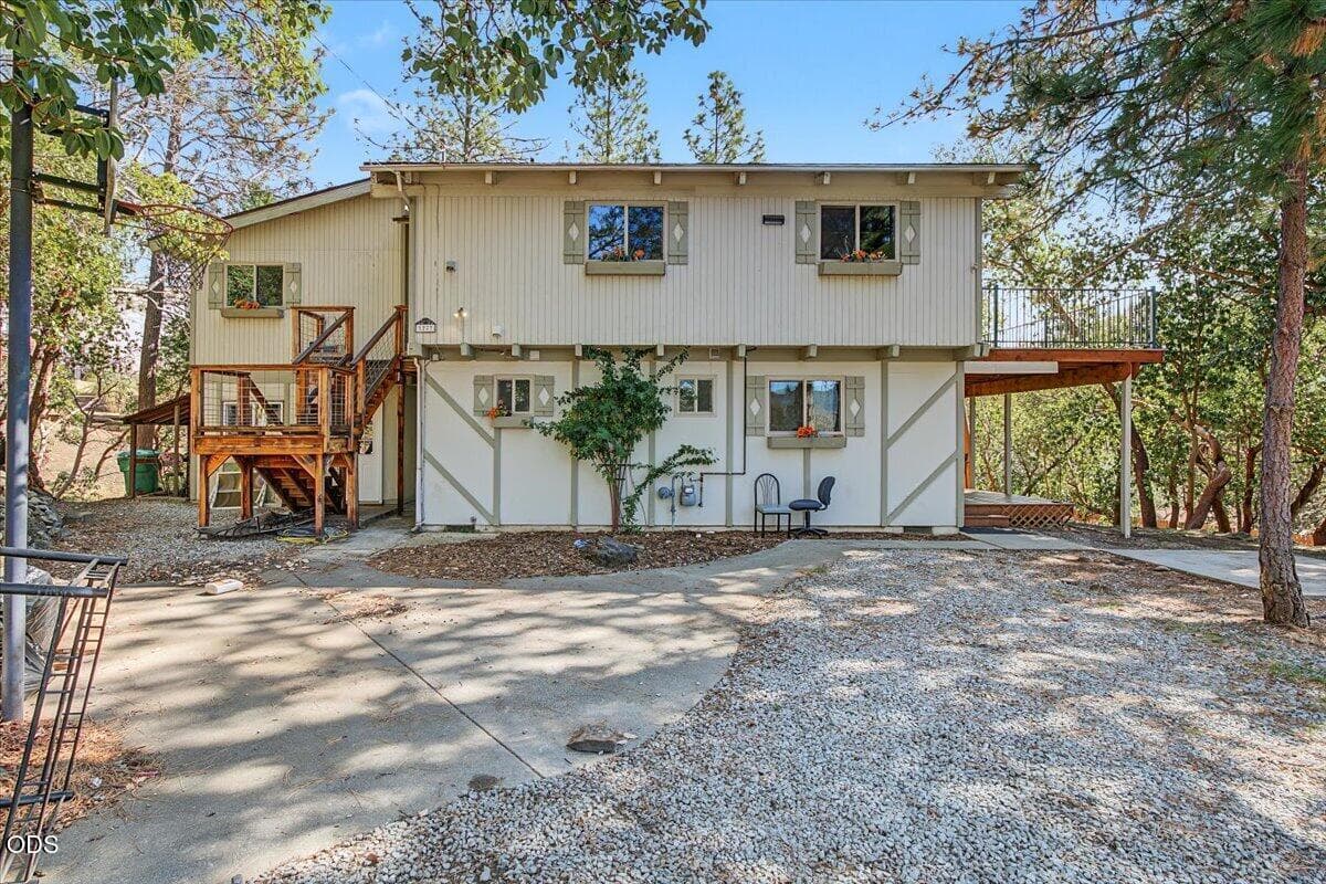 58-9R9A7209. Photo 1 of 38, 1277 N 5th Avenue, Gold Hill, OR 97525