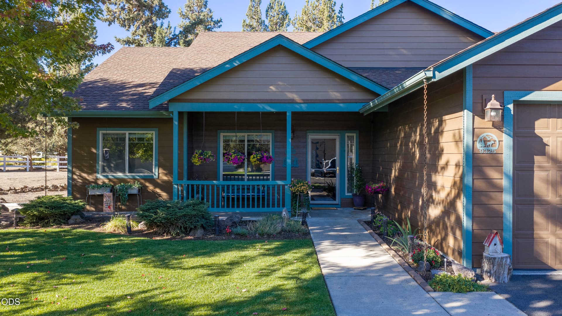 Covered Front Porch. Photo 5 of 46, 9325 16th Street, Terrebonne, OR 97760