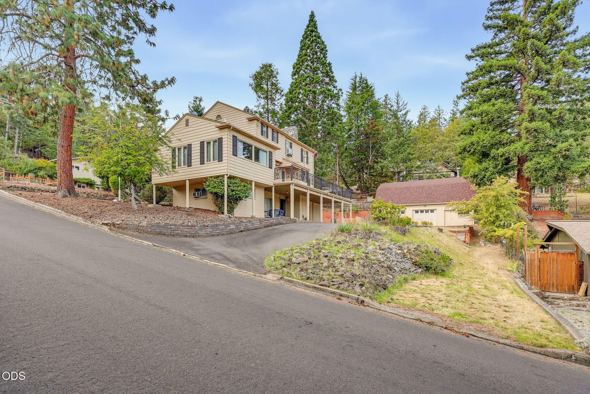 2. Photo 2 of 72, 1395 Woodland Drive, Ashland, OR 97520
