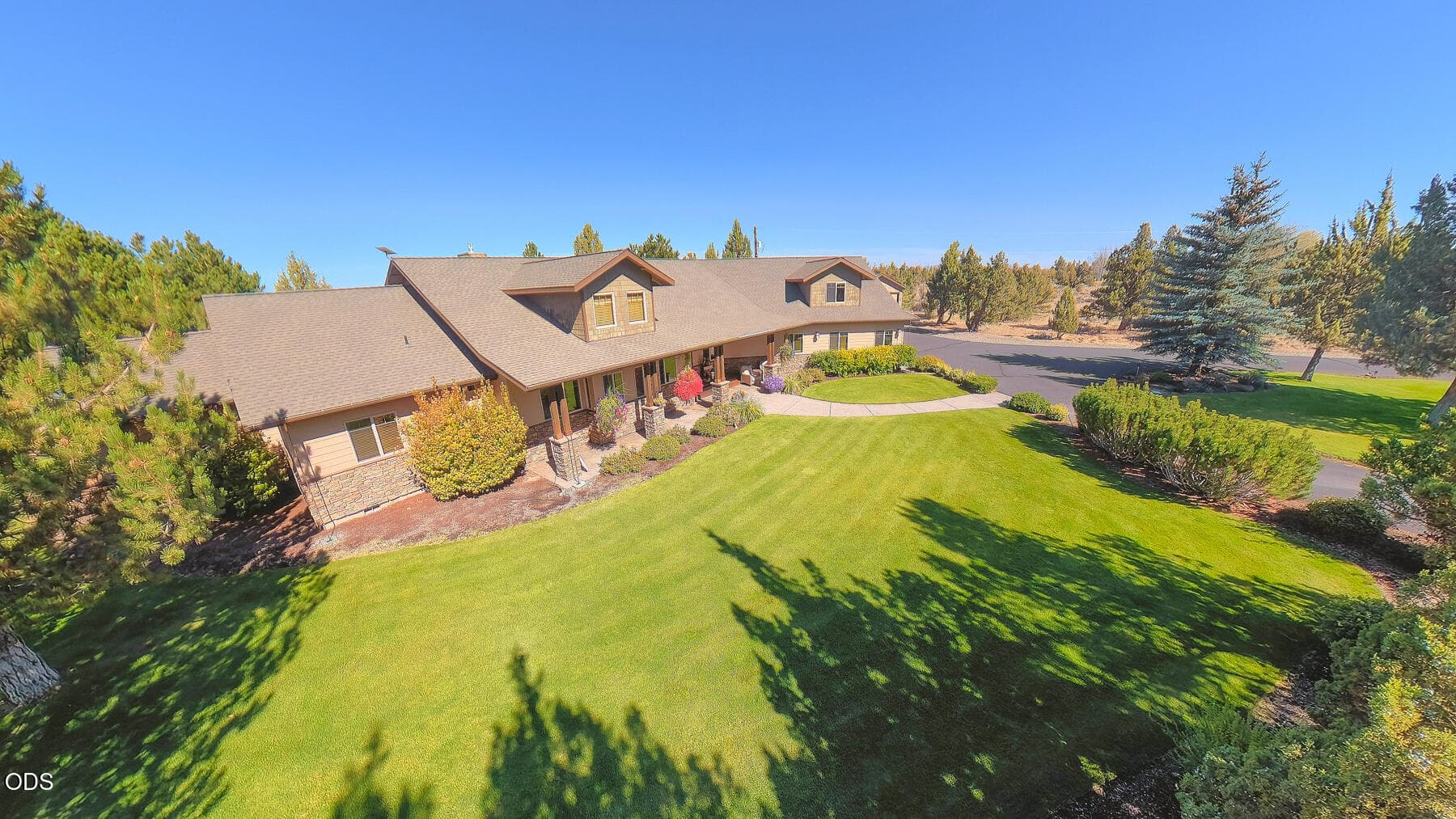 02. Photo 2 of 37, 18853 SW Sisters Place, Powell Butte, OR 97753