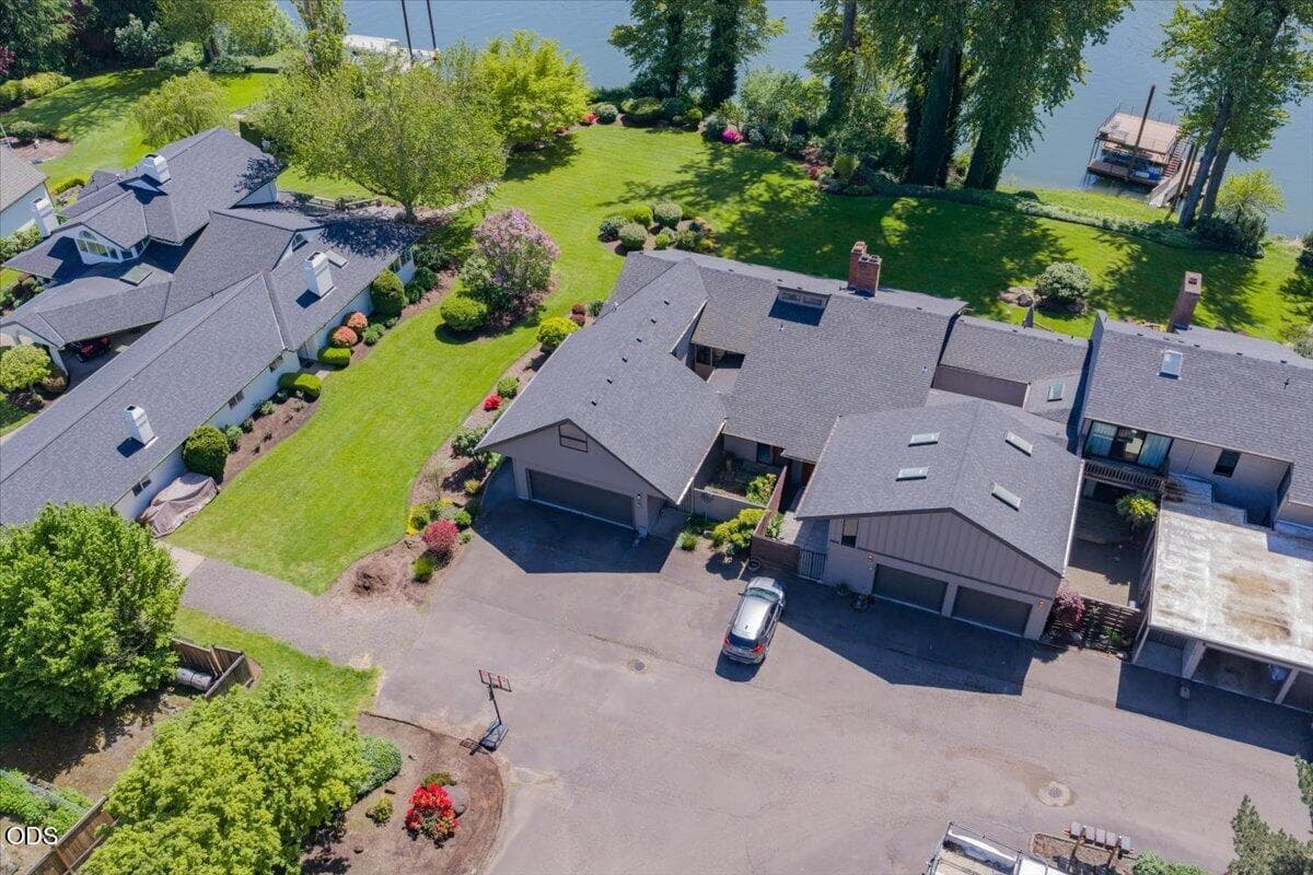 3. Photo 4 of 48, 31320 SW Parkway Avenue, Wilsonville, OR 97070