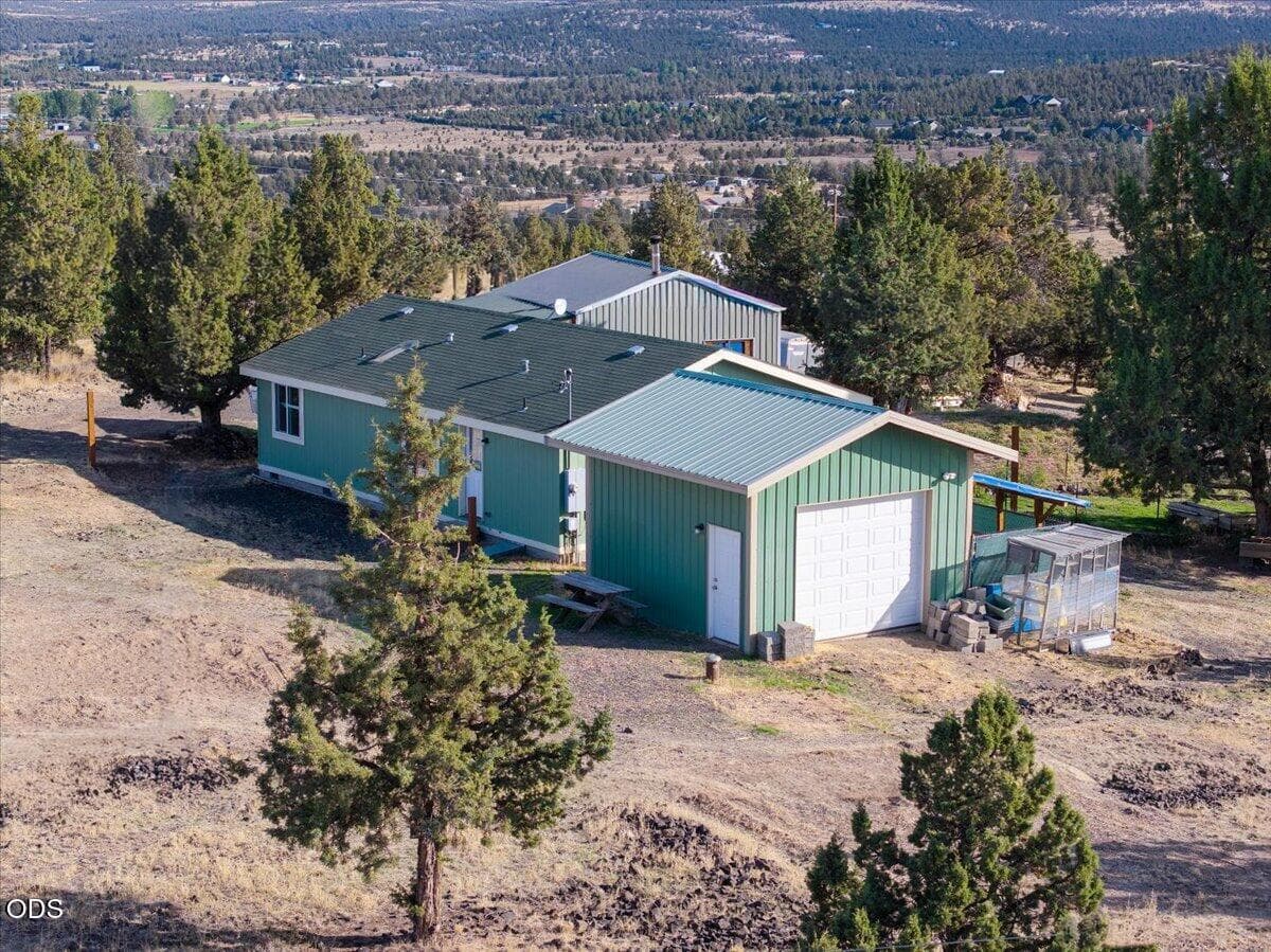 02-6192 SE Beretta Way, Prineville-2. Photo 2 of 48, 6192 SE Beretta Way, Prineville, OR 97754