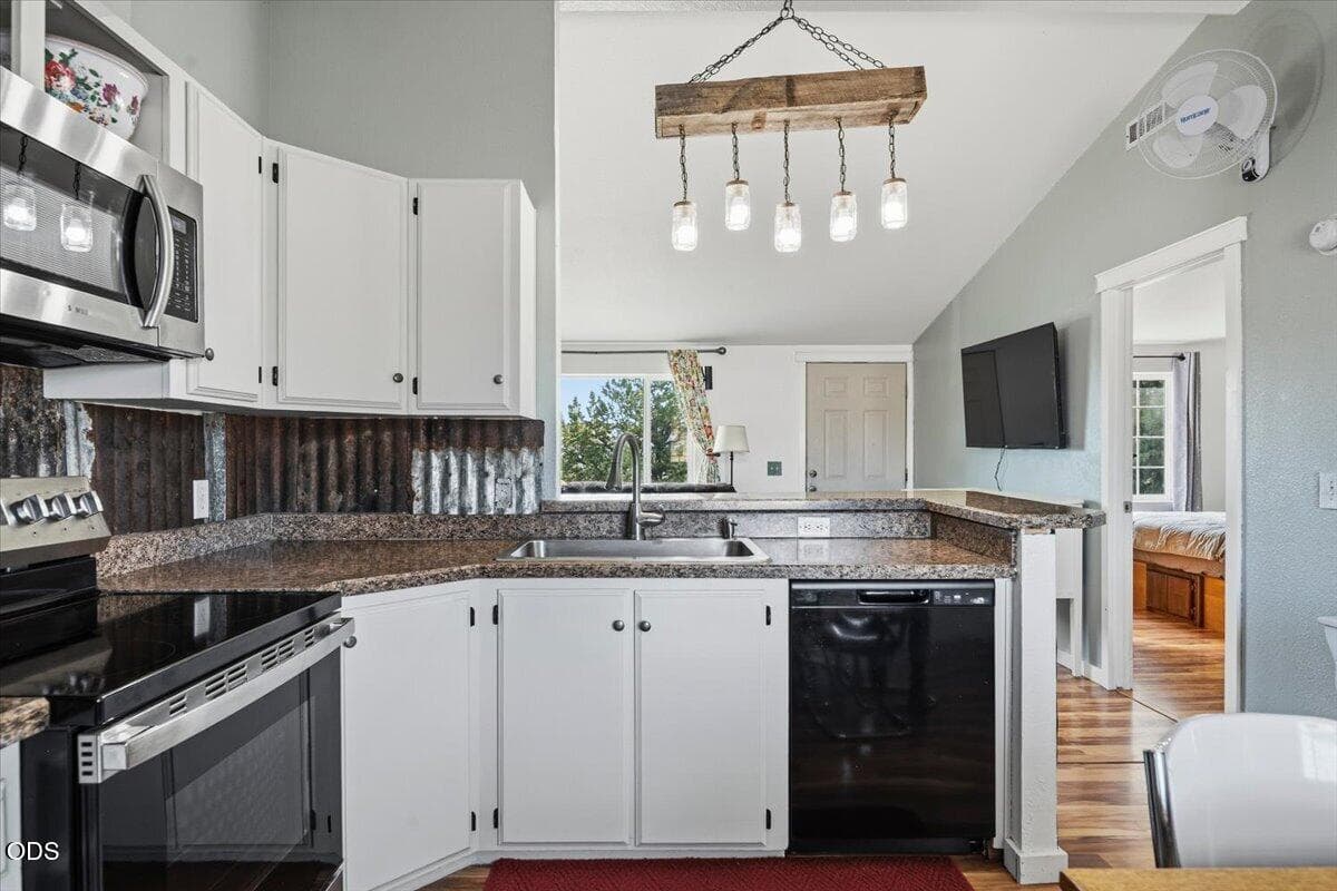 12-6192 SE Beretta Way, Prineville-12. Photo 5 of 48, 6192 SE Beretta Way, Prineville, OR 97754