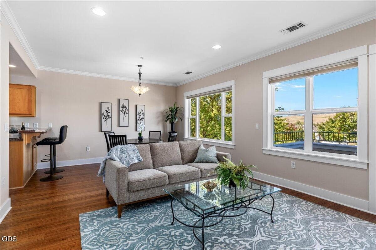 08-CI_3282. Photo 1 of 24, 624 Fair Oaks Court, Ashland, OR 97520