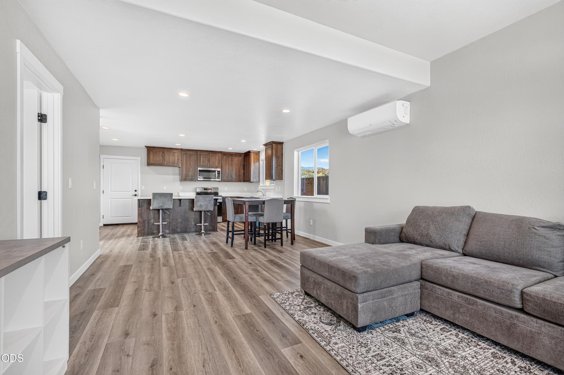 9R9A7571. Photo 3 of 35, 953 Honey Bee Street, Medford, OR 97501
