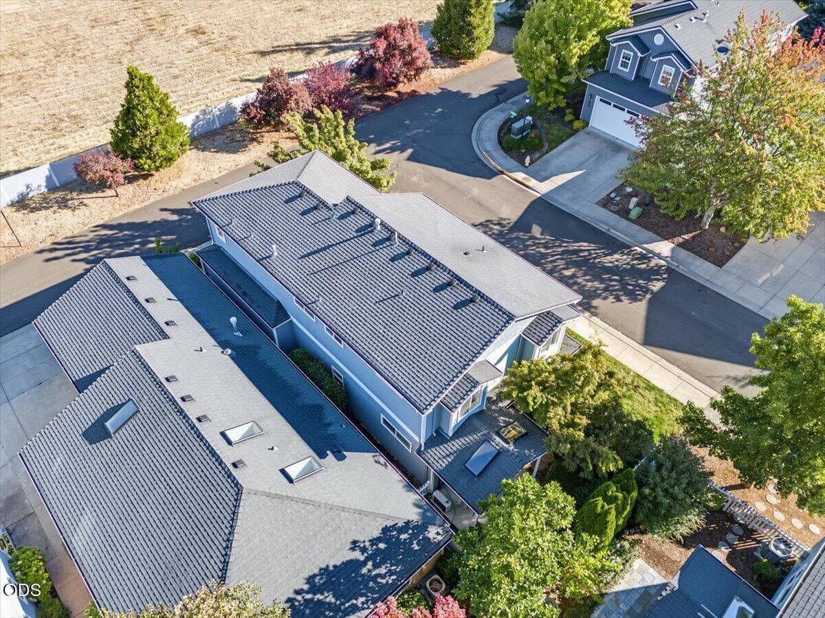 06-6. Photo 4 of 52, 368 Meadow Drive, Ashland, OR 97520