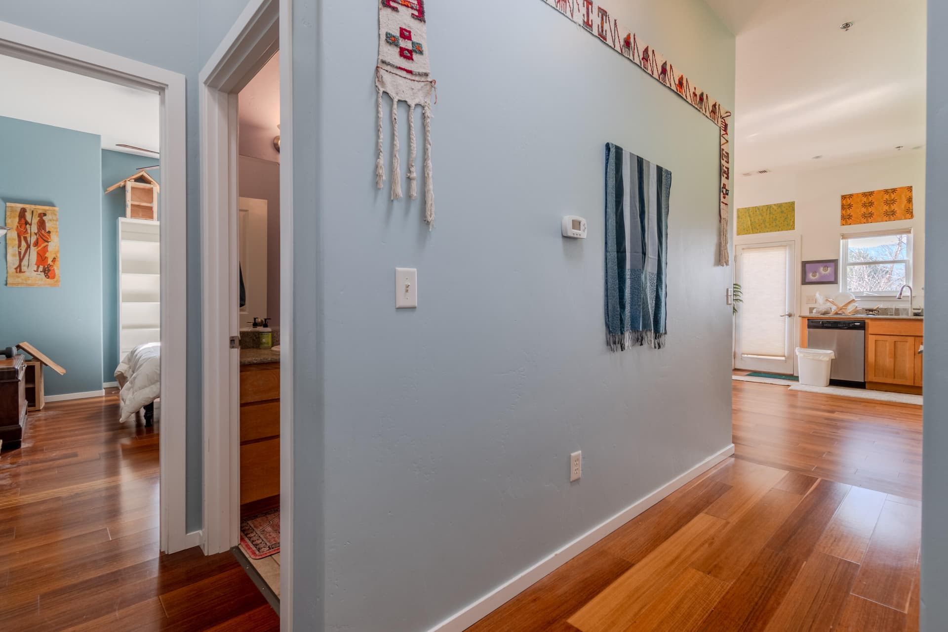 01-5. Photo 5 of 34, 479 Russell Street Unit 202, Ashland, OR 97520