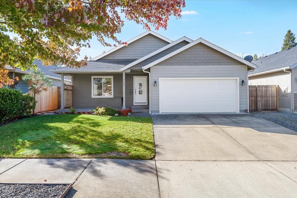 2287 Gayle Way. Photo 1 of 22, 2287 SW Gayle Way, Grants Pass, OR 97527