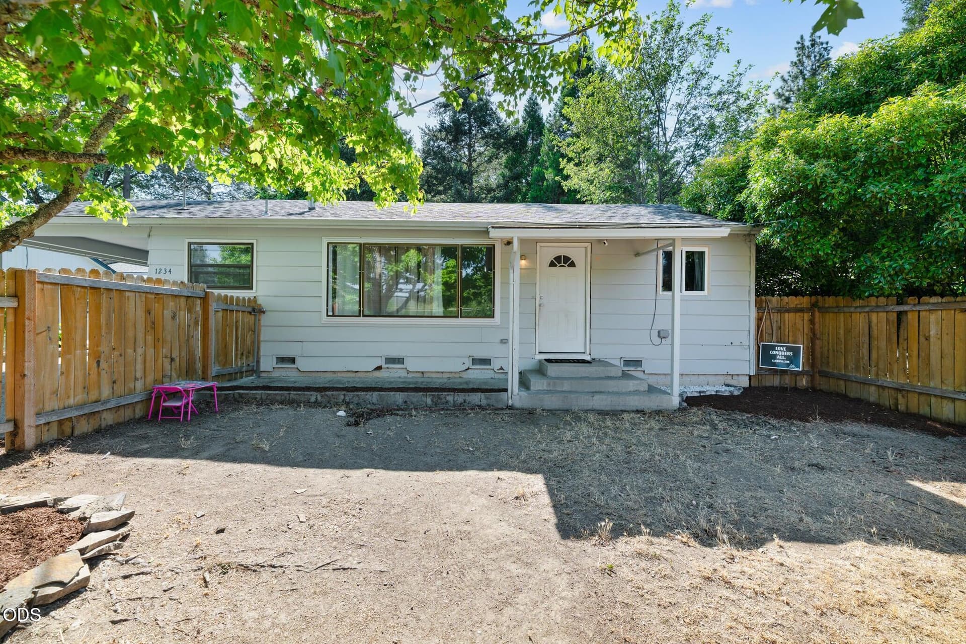 20260708233656728191000000-o. Photo 3 of 25, 1234 NW Highland Avenue, Grants Pass, OR 97526