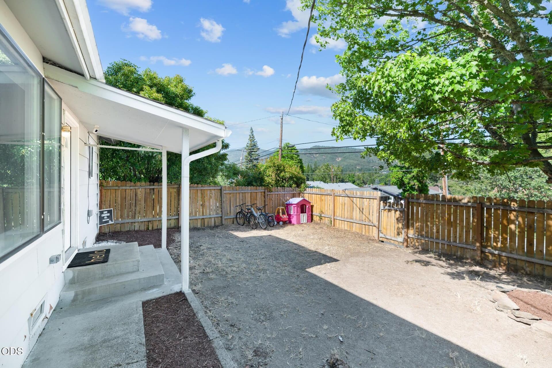 20260708233651653972000000-o. Photo 2 of 25, 1234 NW Highland Avenue, Grants Pass, OR 97526