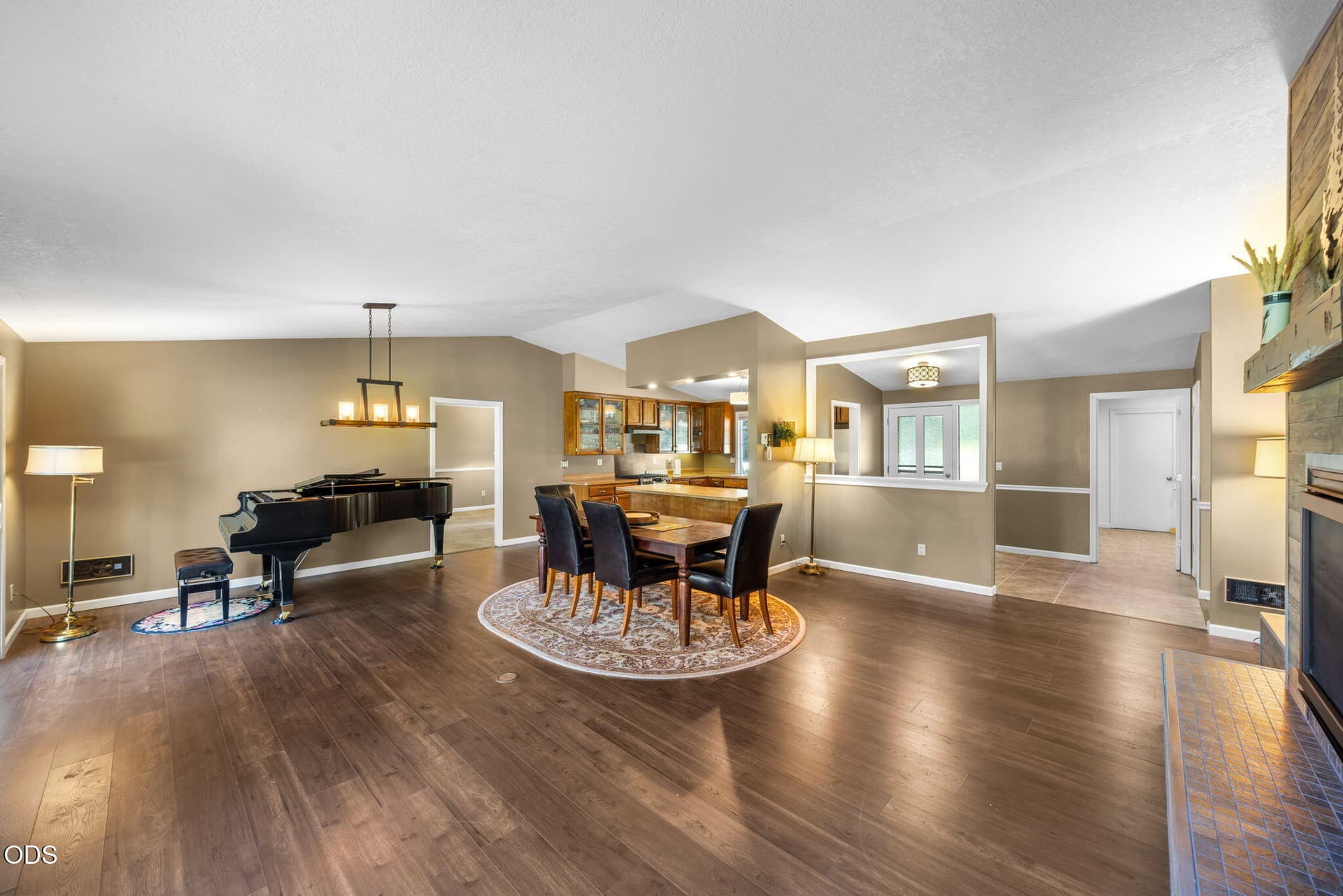 Living room. Photo 5 of 39, 20466 Mainline Road, Bend, OR 97702