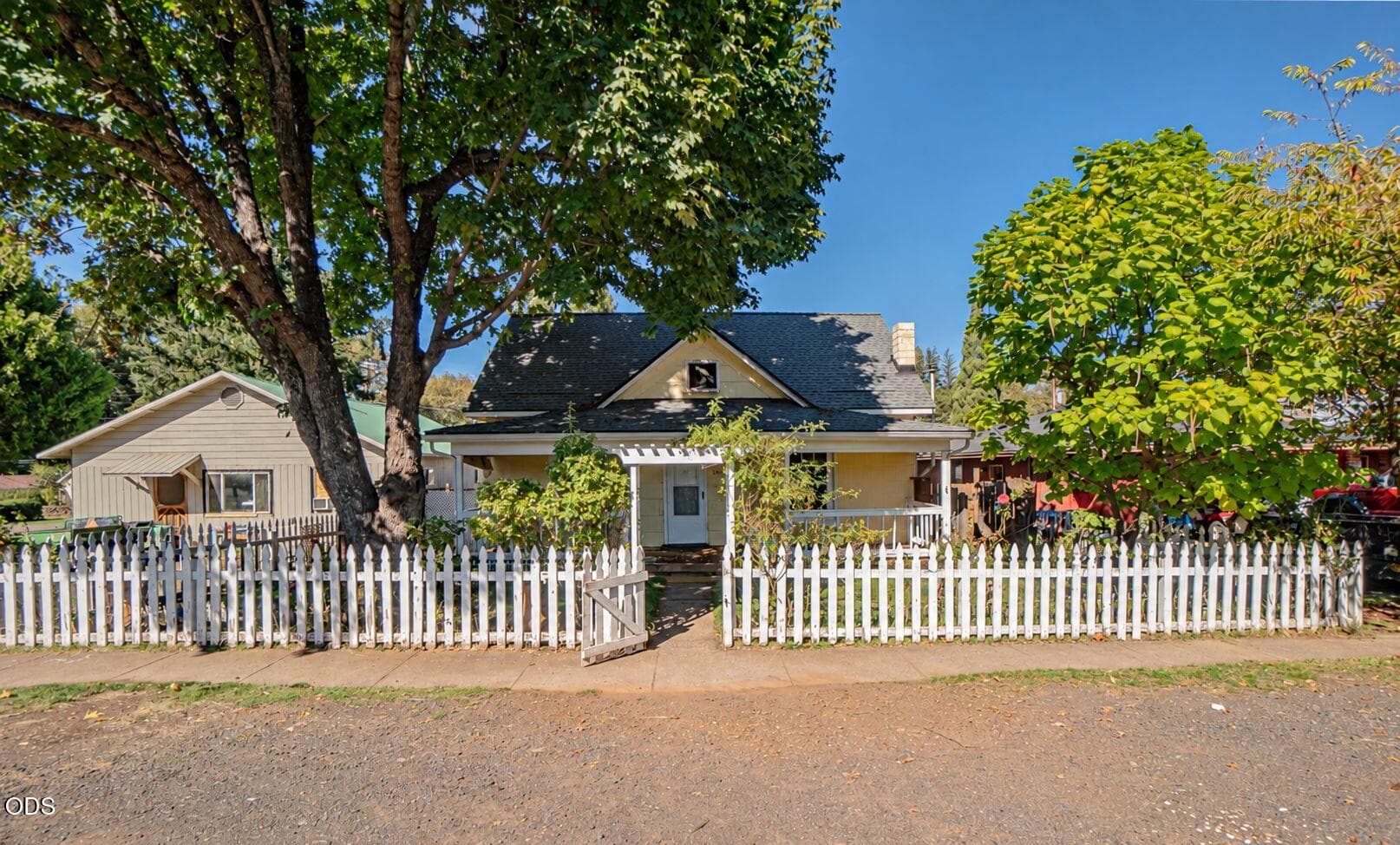 1-web-or-mls-8FD3EB0C-0507-488A-B65D-C6B. Photo 4 of 24, 217 Broad Street, Butte Falls, OR 97522