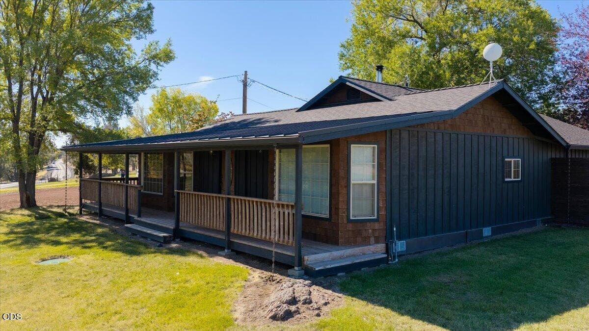 04-2097 NW Helmholtz Way, Redmond-4. Photo 2 of 68, 2097 NW Helmholtz Way, Redmond, OR 97756
