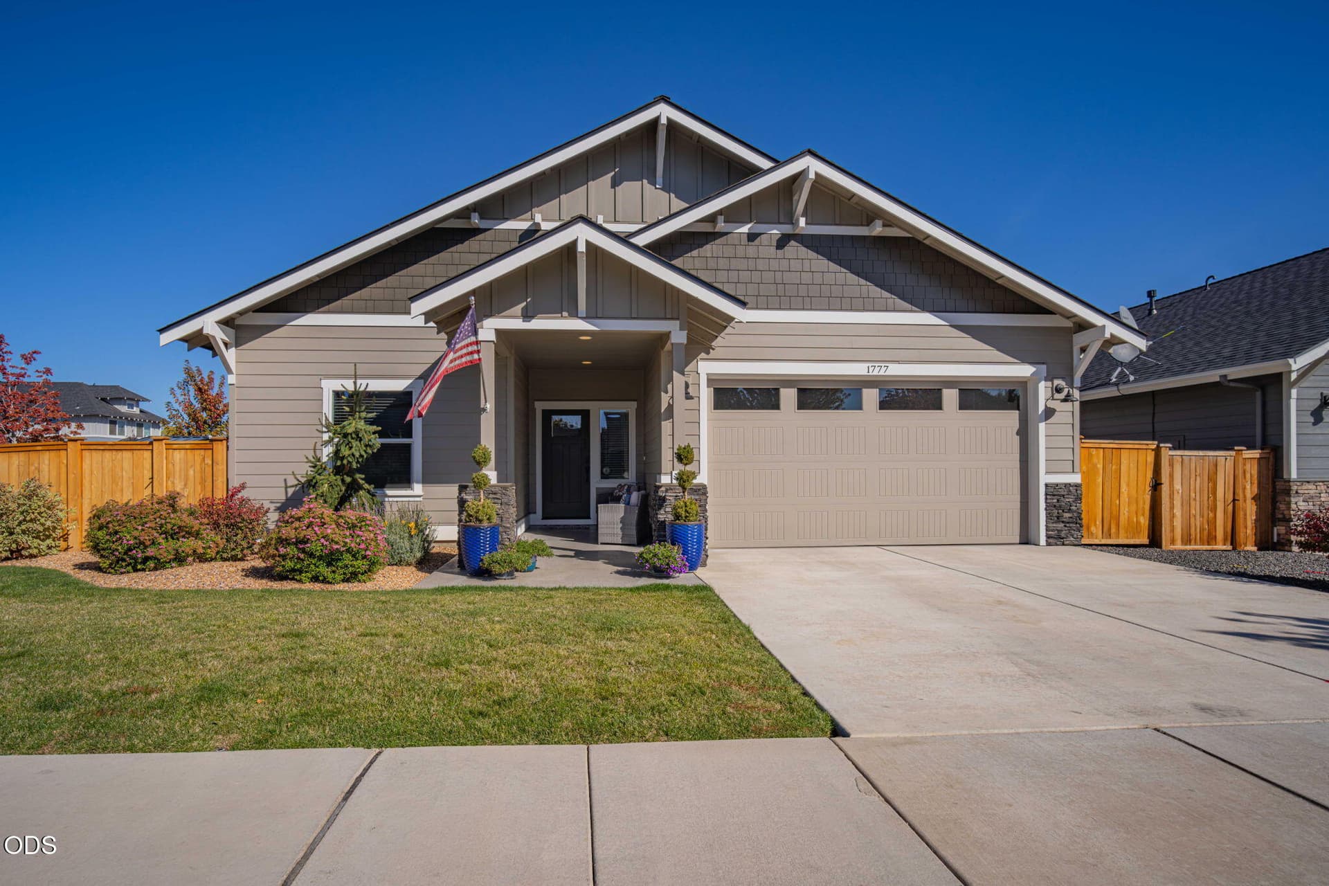 3-web-or-mls-1777 NW Hemlock-02. Photo 3 of 48, 1777 NW Hemlock Avenue, Redmond, OR 97756