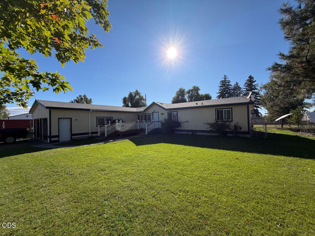 1. Photo 1 of 35, 2331 2nd Street, Malin, OR 97632