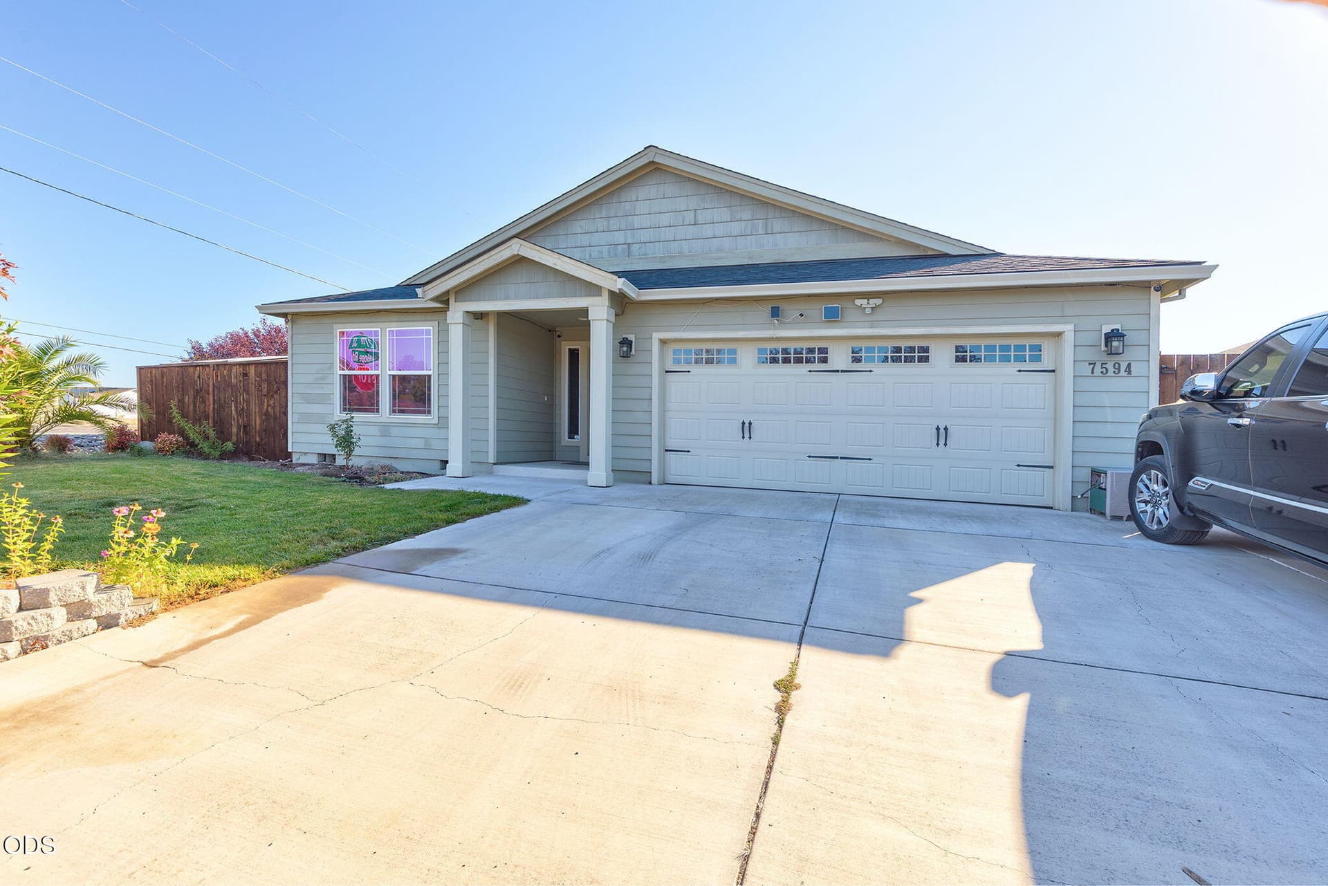 Driveway. Photo 2 of 34, 7594 27th Street, White City, OR 97503