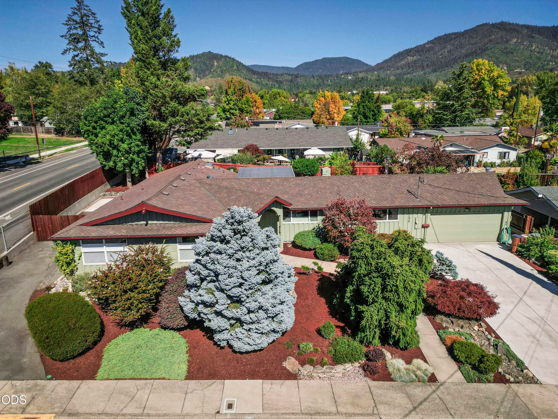 Love this Home !. Photo 2 of 66, 734 NW Midland Avenue, Grants Pass, OR 97526