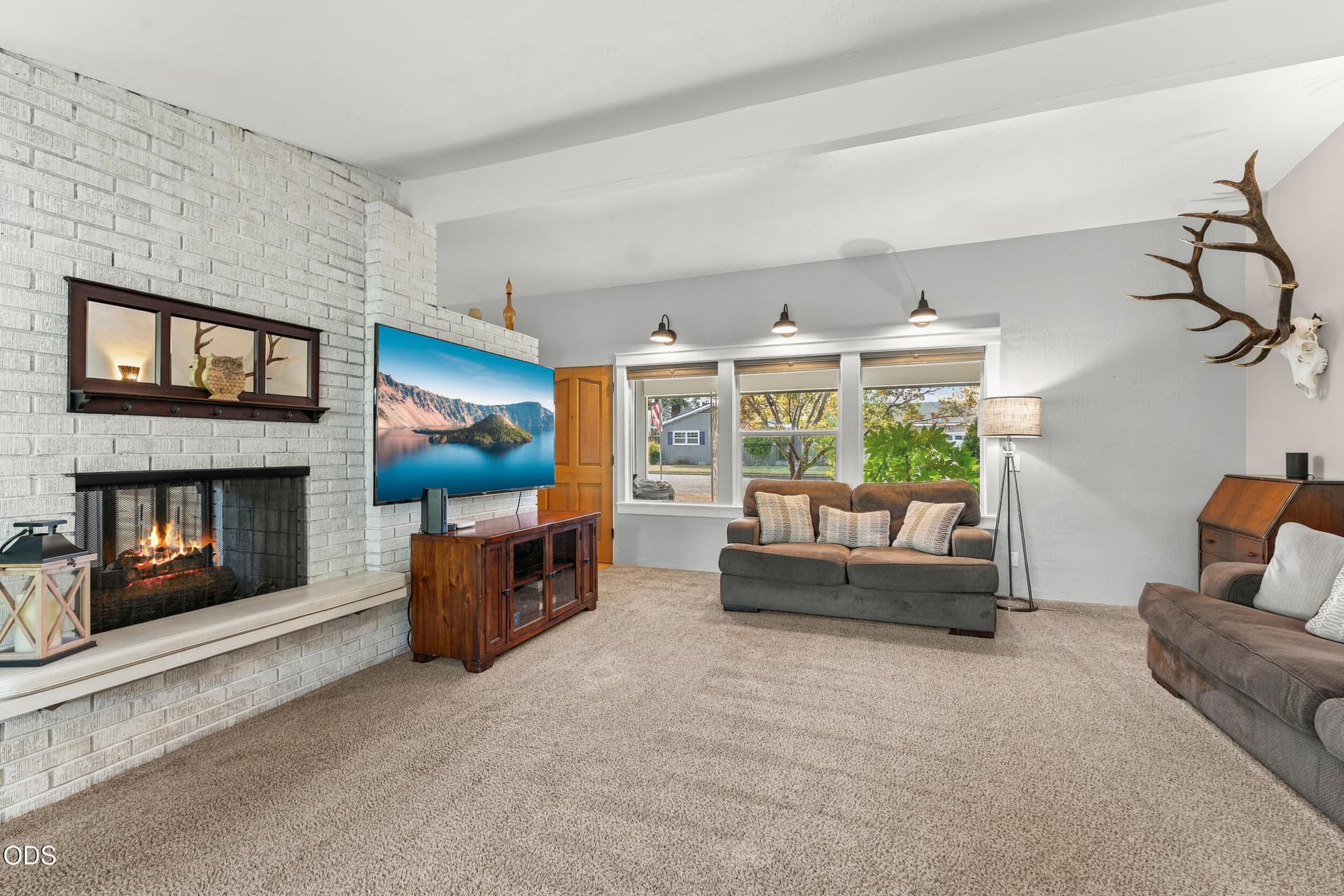 21_ 910-crown-21. Photo 4 of 32, 910 Crown Avenue, Central Point, OR 97502