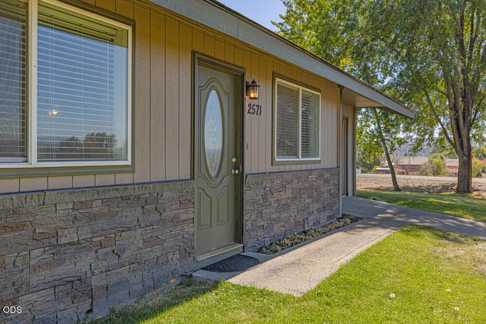 Front door. Photo 2 of 19, 2571 5th Avenue, Bonanza, OR 97623