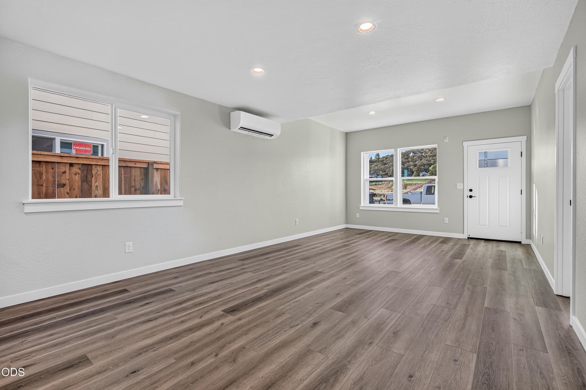 9R9A7792. Photo 4 of 41, 944 Honey Bee Street, Medford, OR 97501