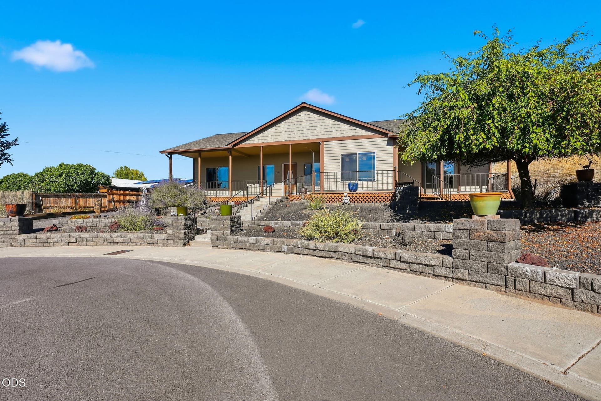 3-web-or-mls-Riley-Visuals-3. Photo 3 of 46, 2451 NE Bobbi Place, Prineville, OR 97754