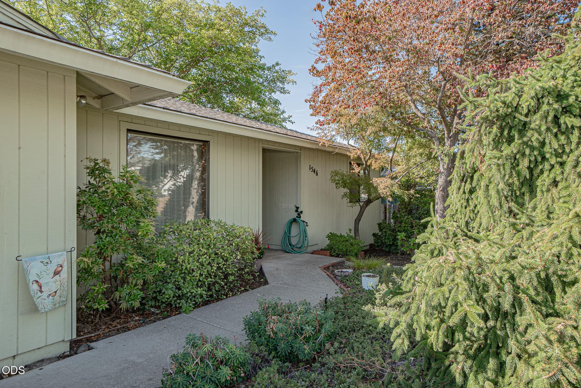 1-web-or-mls-DSC08319-HDR. Photo 2 of 26, 1546 Roberts Road, Medford, OR 97504
