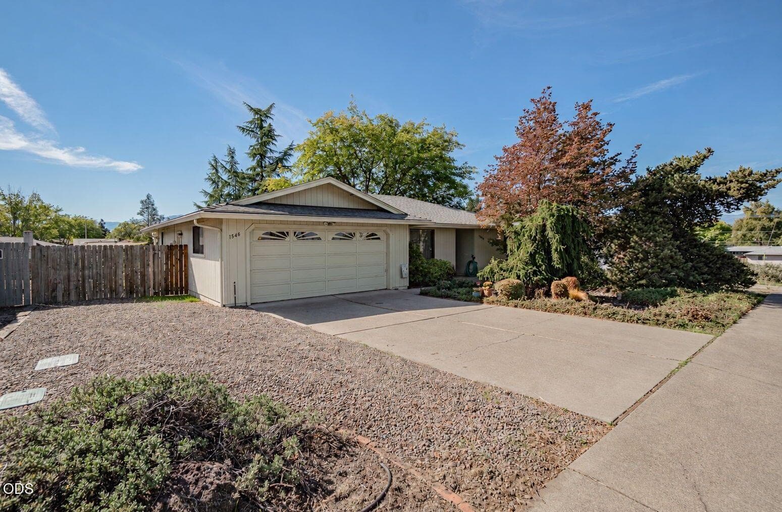 7-web-or-mls-Front 2. Photo 3 of 26, 1546 Roberts Road, Medford, OR 97504