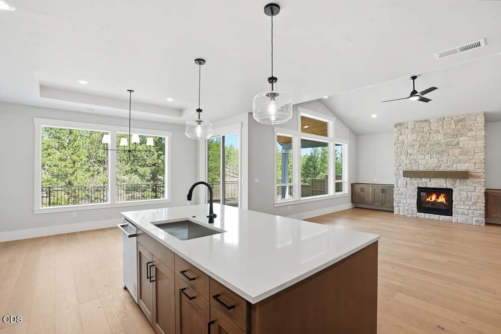 CL04-Malone-F-Signature-Kitchen-2. Photo 3 of 14, 1319 NW Ochoa Drive, Bend, OR 97703