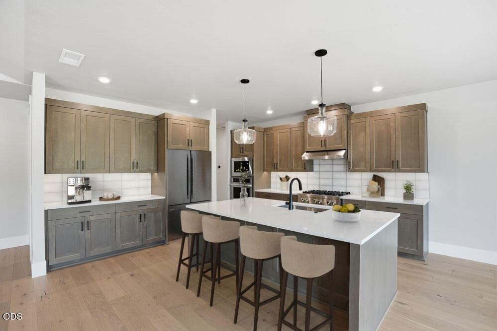 CL04-Malone-F-Signature-Kitchen. Photo 4 of 14, 1319 NW Ochoa Drive, Bend, OR 97703