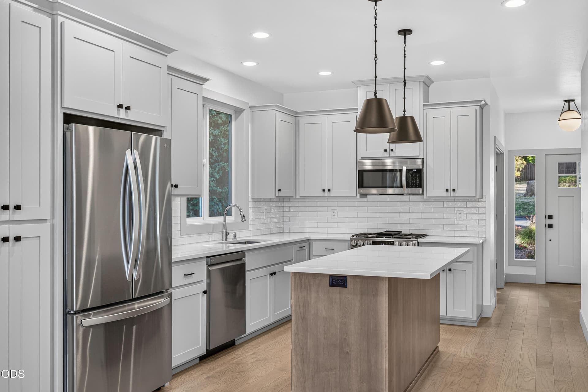 Kitchen. Photo 4 of 32, 359 Otis Street, Ashland, OR 97520