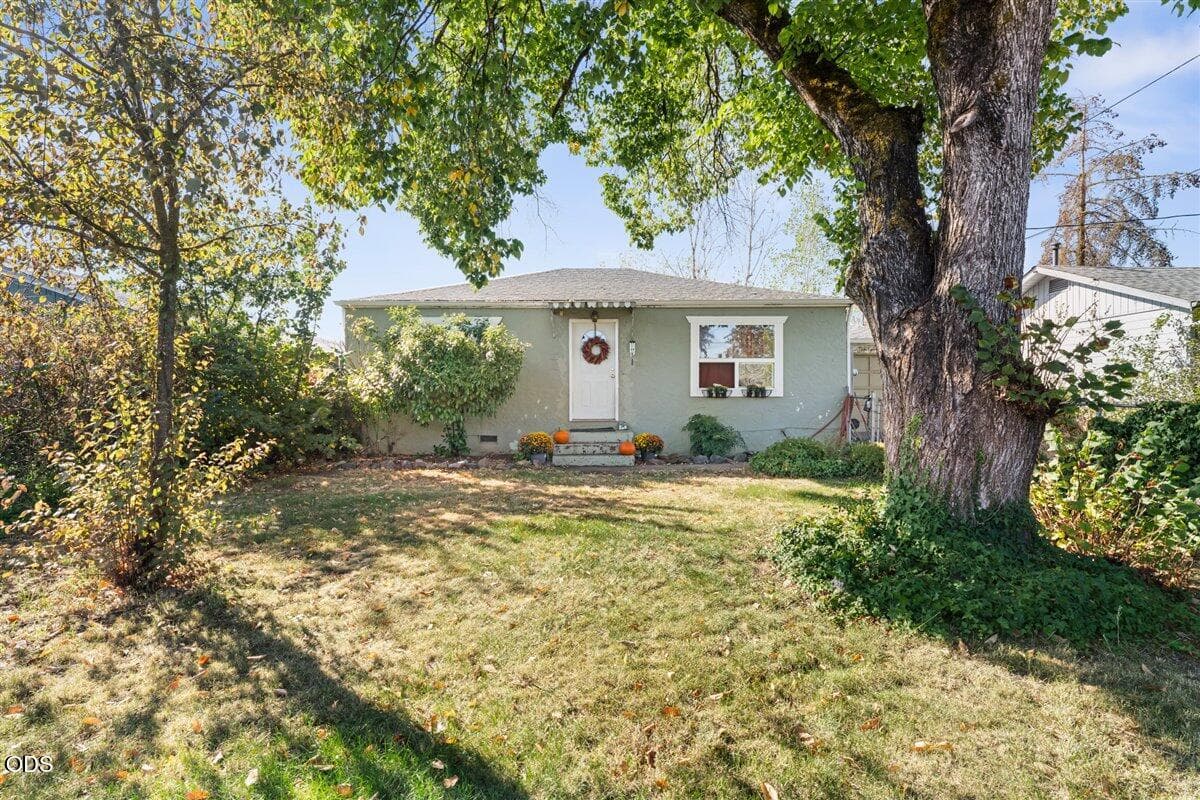 01-Home 1. Photo 1 of 16, 241 Marion Lane, Grants Pass, OR 97527