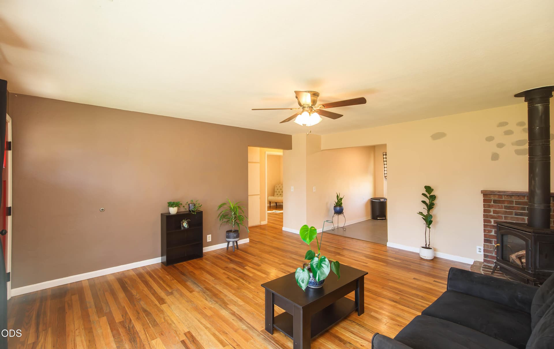 Living Room. Photo 5 of 20, 716 Hamilton Street, Medford, OR 97501