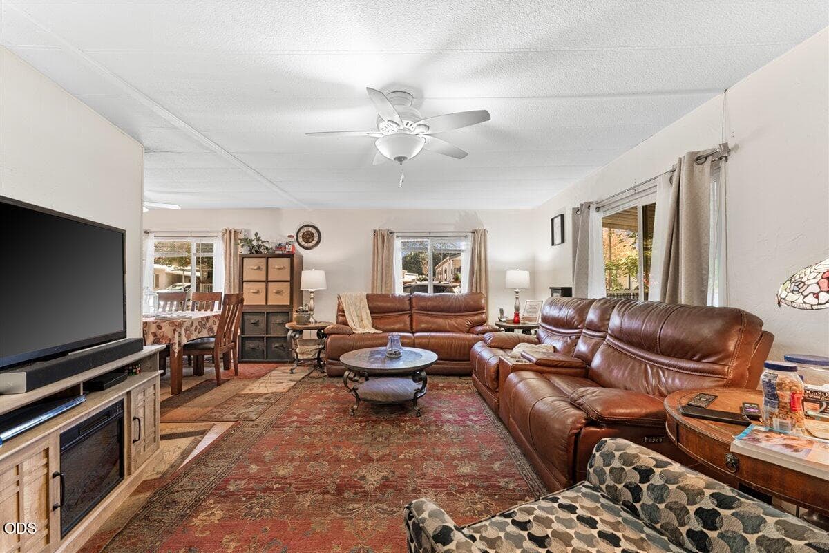 04-Living Room. Photo 2 of 18, 329 Beechwood Drive, Grants Pass, OR 97526