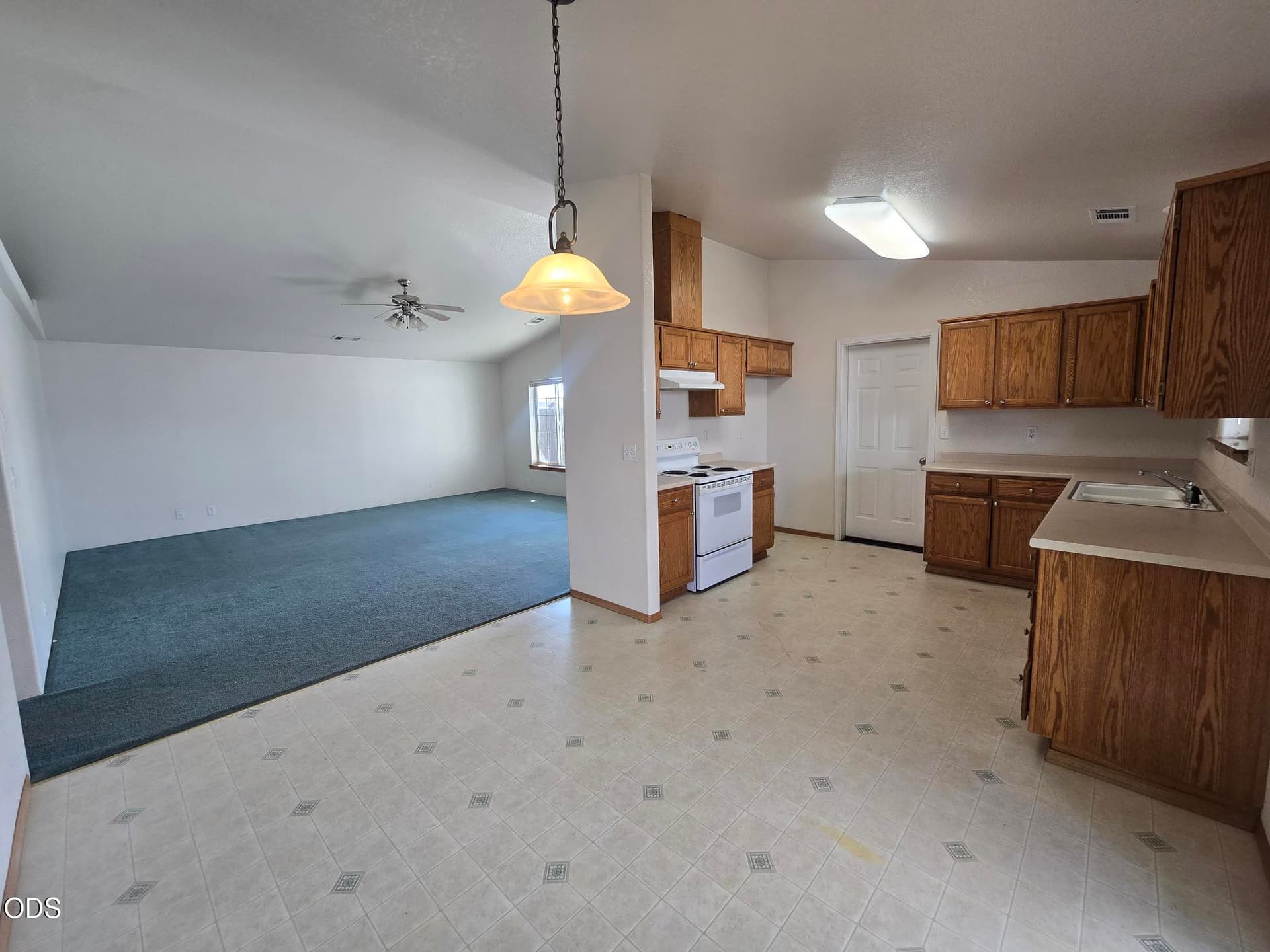 3. Photo 4 of 10, 1259 Applegate Lane, Medford, OR 97501